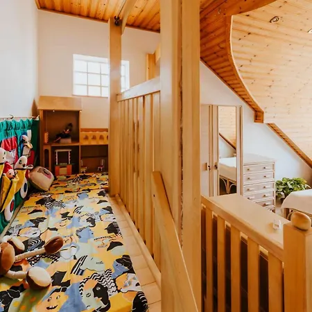 Kipp-kopp Vendeghaz * סגד